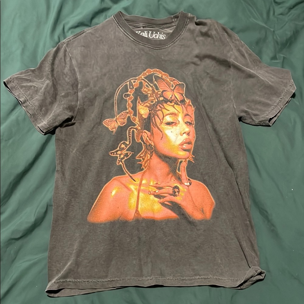 kali uchis concert merch t shirt